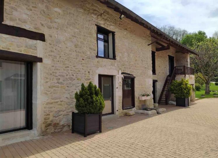 Maison Neuve Tout Confort, Deux Chambres 圣马丁迪蒙 外观 照片
