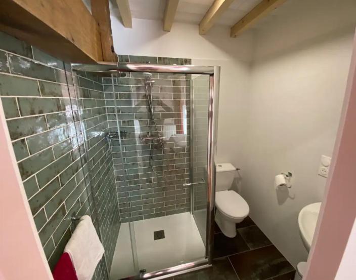 Maison Neuve Tout Confort, Deux Chambres 圣马丁迪蒙 外观 照片