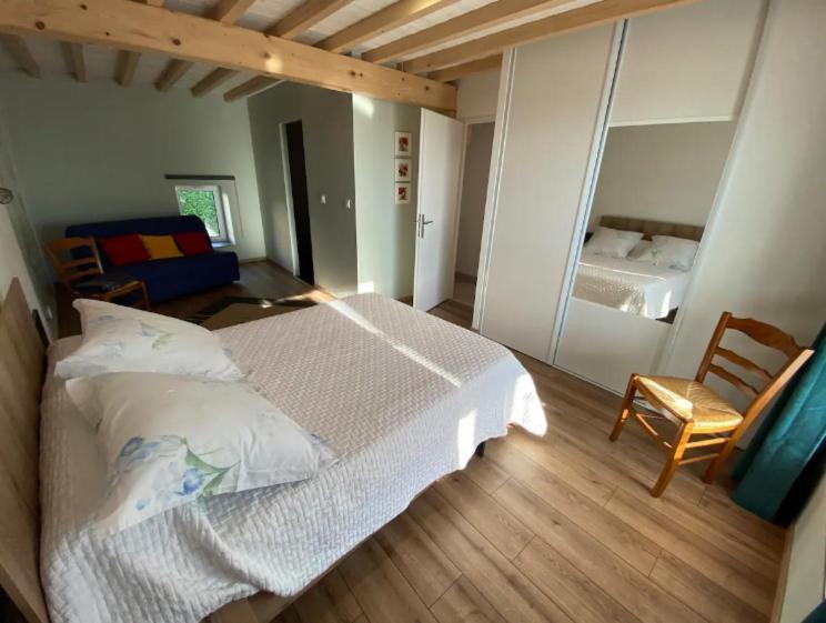 Maison Neuve Tout Confort, Deux Chambres 圣马丁迪蒙 外观 照片
