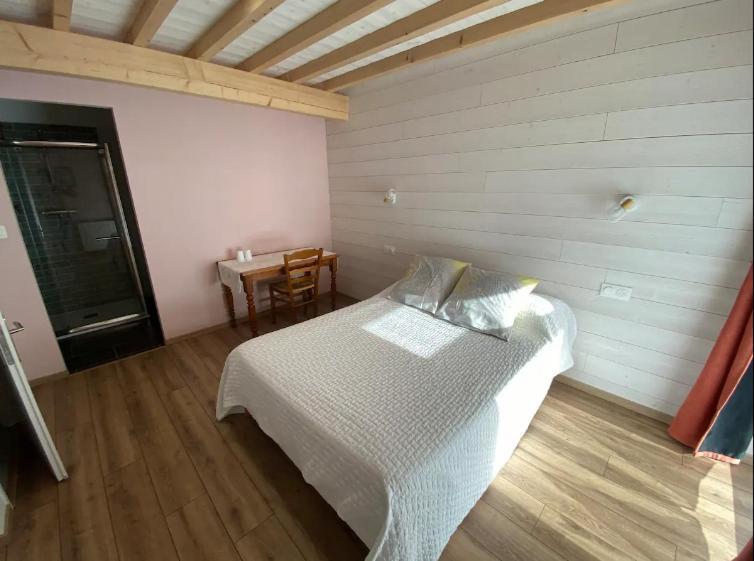 Maison Neuve Tout Confort, Deux Chambres 圣马丁迪蒙 外观 照片